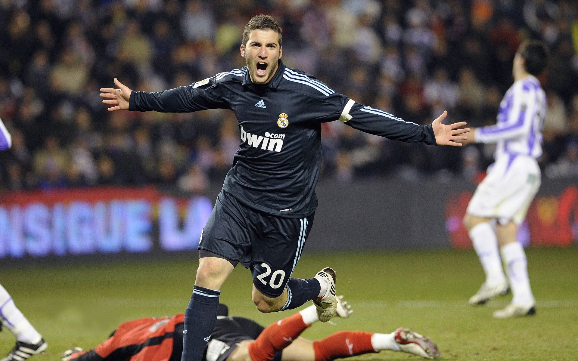 AIYOUXI.COM-Cole Palmer获赛季最佳新星奖，备受期待